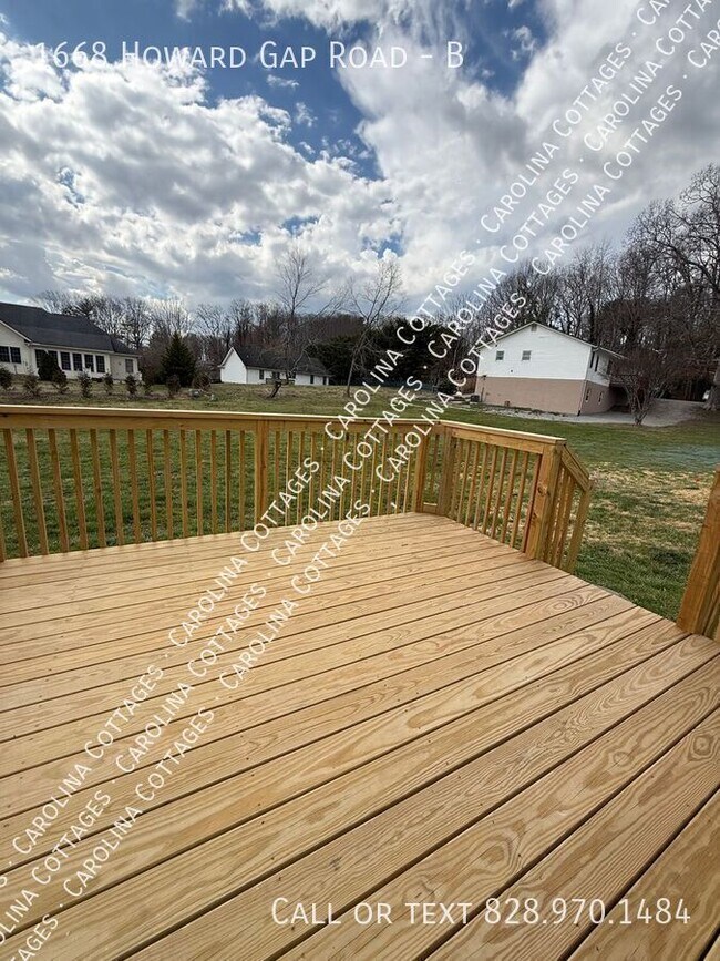 Building Photo - 1668 Howard Gap Rd