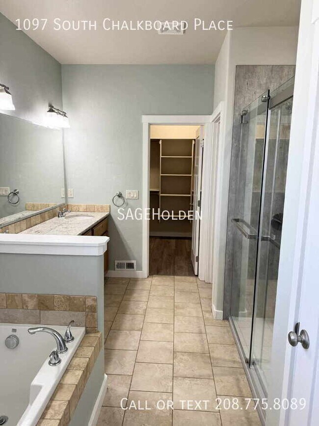 Building Photo - 1097 S Chalkboard Pl