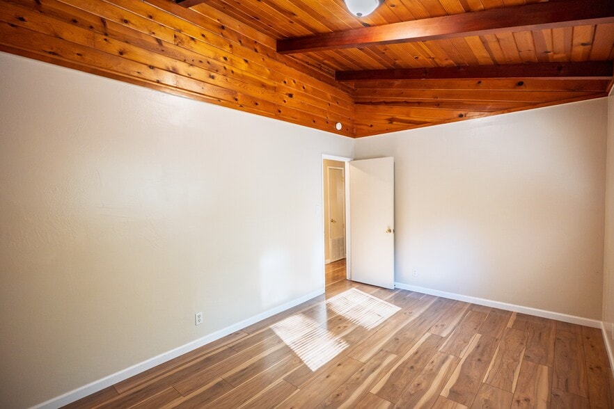 Building Photo - 951 Shaws Flat Rd