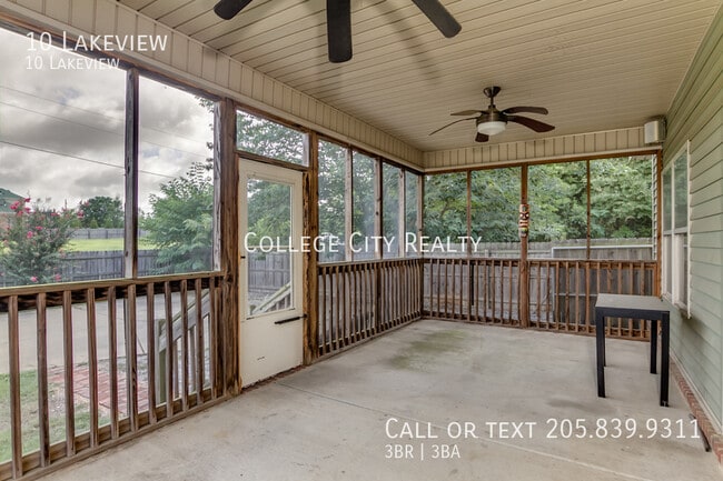 Building Photo - 10 Lakeview