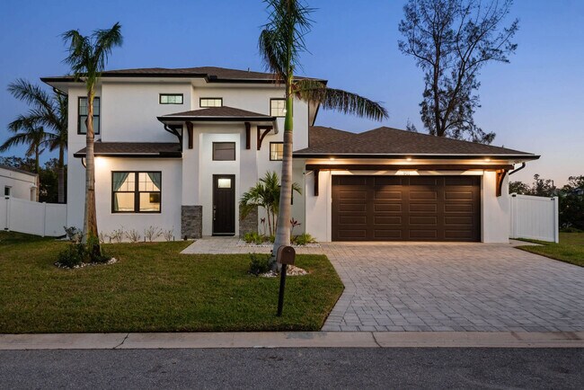 Building Photo - 901 30th Ct E