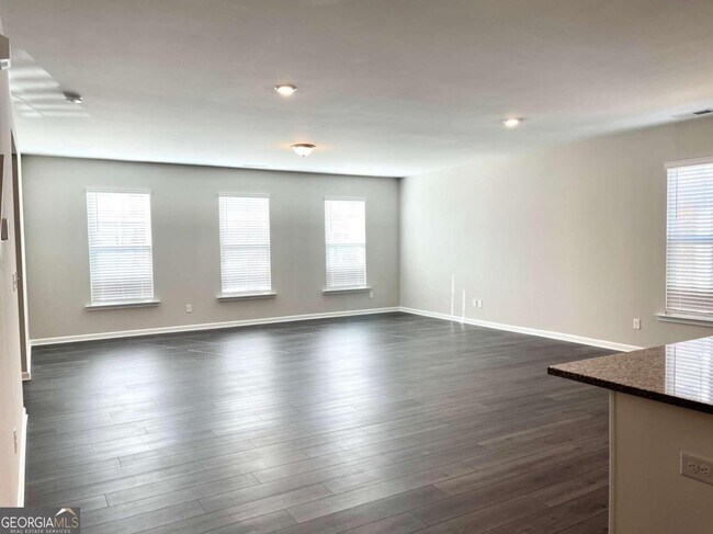 Building Photo - 305 Golden Eagle Pkwy
