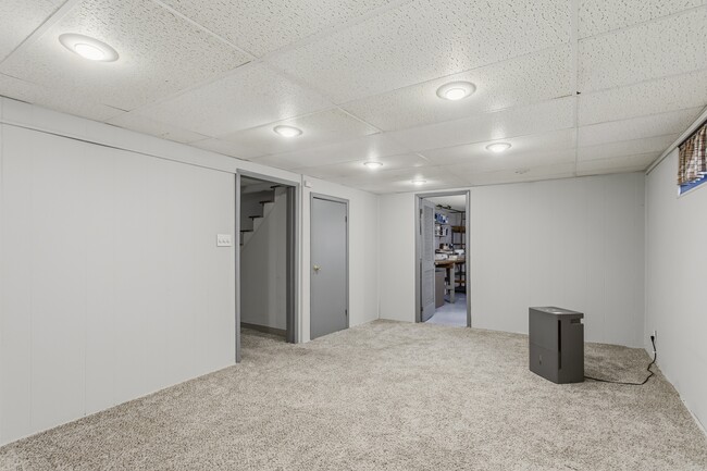 Building Photo - 1364 Trapelo Rd