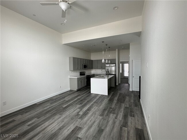 Building Photo - 1180 Blossom Pt St