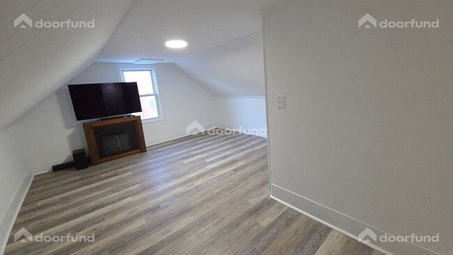 Building Photo - 50 Summer St