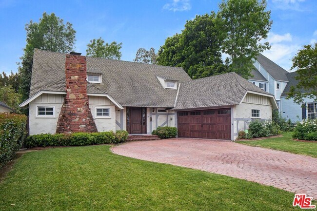 Building Photo - 15434 Sutton St