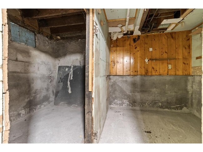 Building Photo - 361 8th Ave S