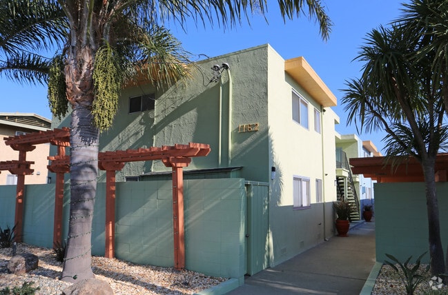 Vista Palms - Vista Palms Apartments
