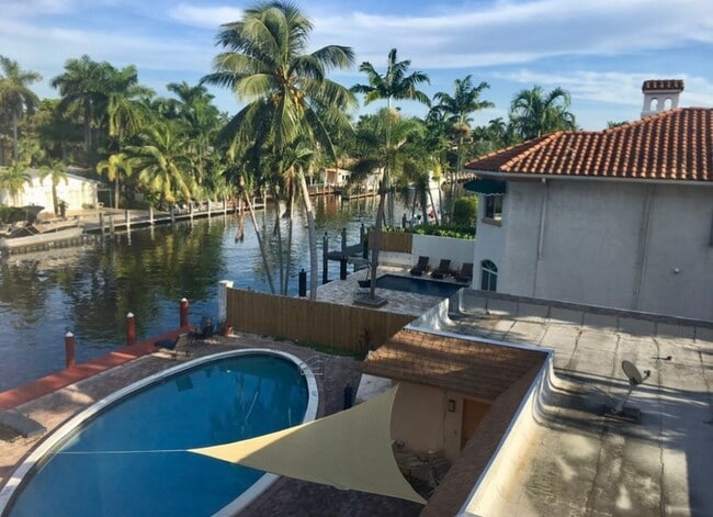 Building Photo - 1770 E Las Olas Blvd