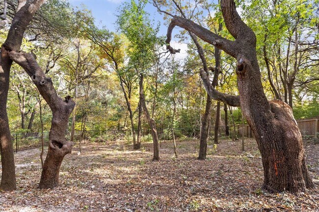 Building Photo - 1603 Chelsea Ln