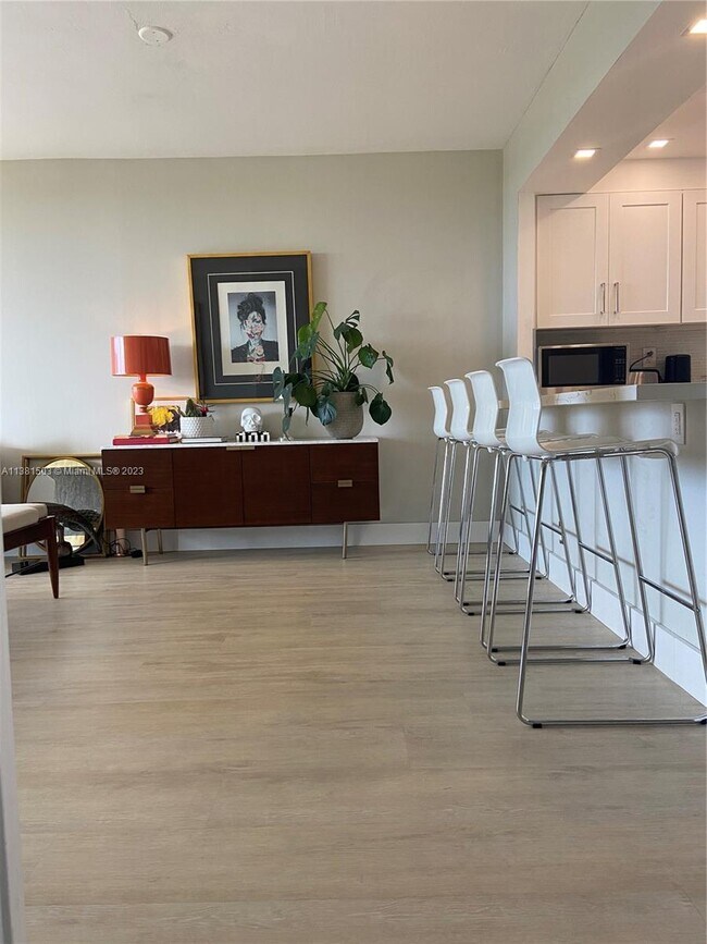 Building Photo - 780 NE 69th St