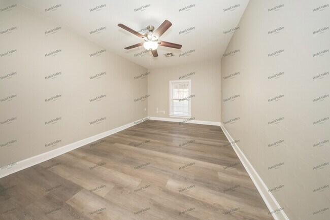 Building Photo - 2601 Yorkshire Ave