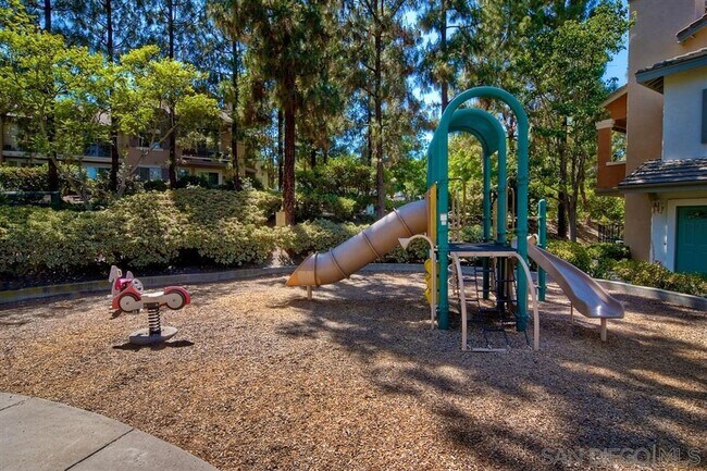 Building Photo - SD: Charming 2B/2BA Condo with Patio and Pool Access in Carmel Mountain