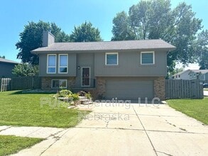 Building Photo - 8108 S 152nd Ave