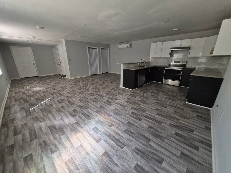 Building Photo - 12335 Roy Rd