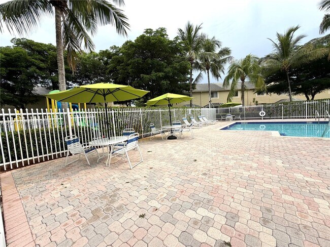 Building Photo - 2560 Cordoba Bend