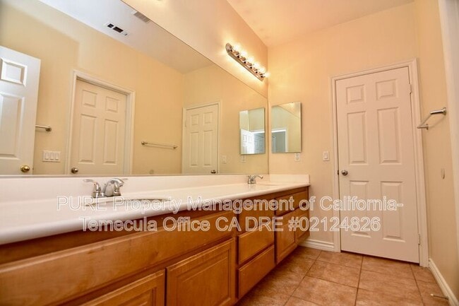 Building Photo - 28855 Chatham Ln