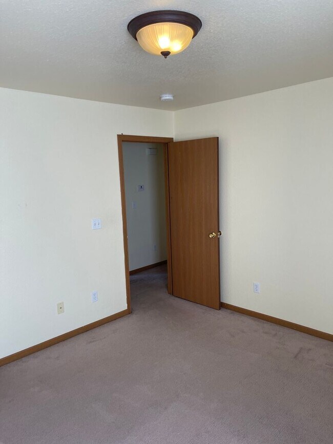 Building Photo - 16878 Hurricane Ln