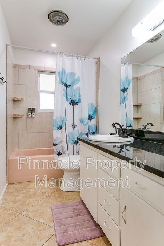 Building Photo - 1510 Loop Dr