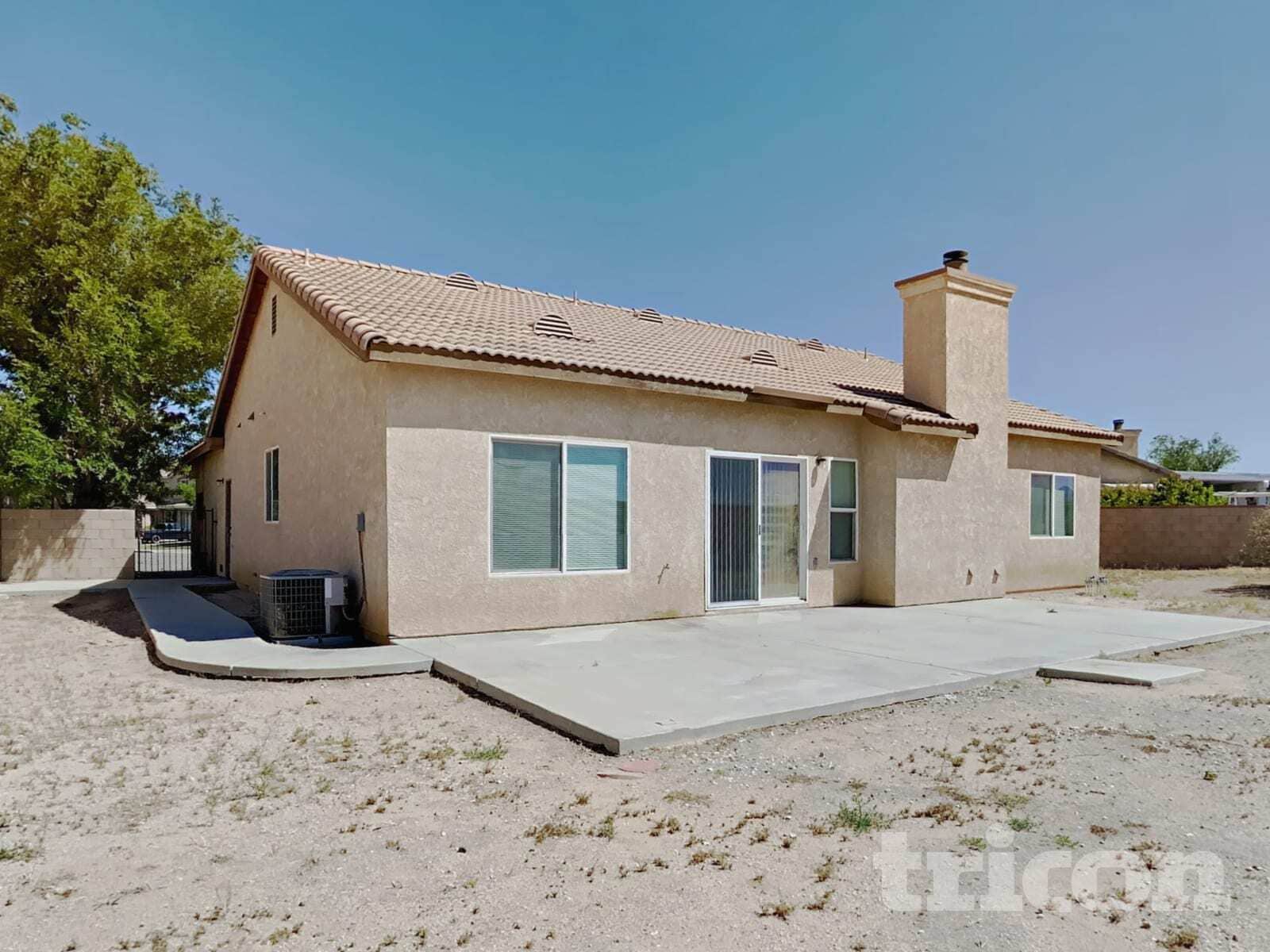 Building Photo - 2069 Holguin St