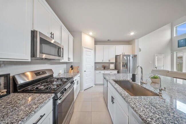 Building Photo - 8919 Oak Ivy Ln