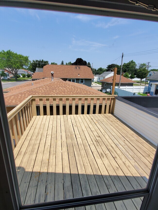 Building Photo - 1814 Summer St