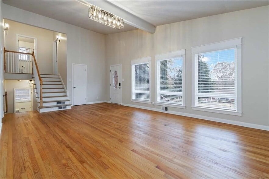 Building Photo - 3035 McLendon Cir NW