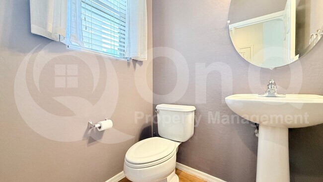 Building Photo - 21182 E Stonecrest Dr