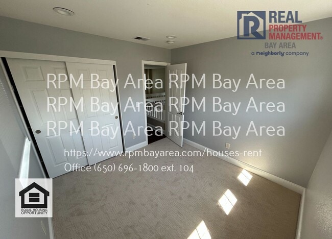 Building Photo - 250 Biarritz Ct