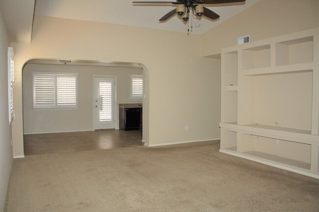 Building Photo - Beautiful Eastside Home