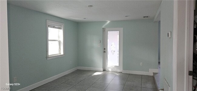 Building Photo - 1626 Grace Ave