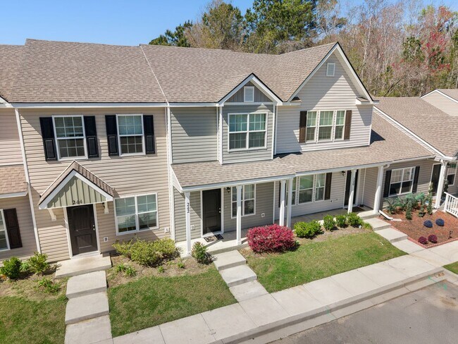 Building Photo - Move-In Ready 2BR Townhome in Beaufort – Don’t Miss This!