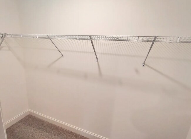 Building Photo - 7906 Pine St