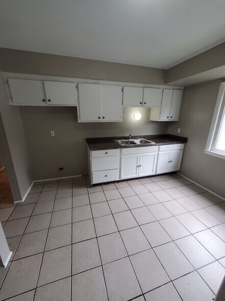 Primary Photo - 4962-4964 N 47th St.