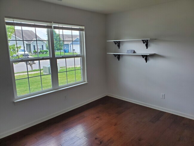 Building Photo - 413 Shade Tree Ct