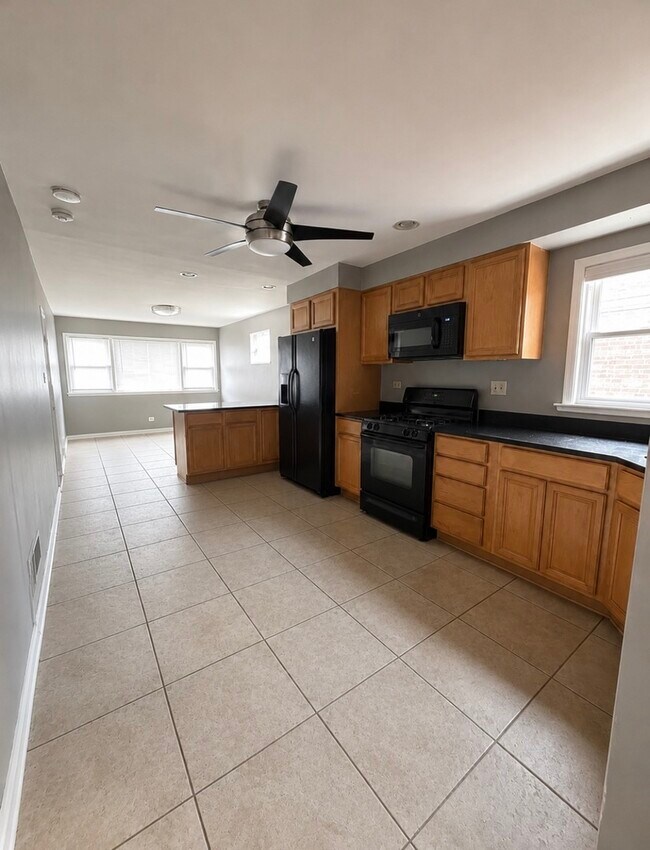 Building Photo - 3725 W 80th St