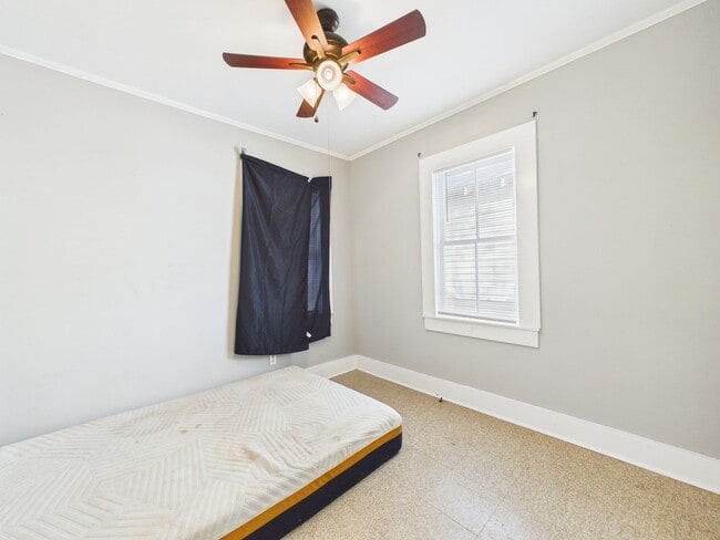 Building Photo - COMING SOON! 1 Bed, 1 Bath Cottage Near UL!