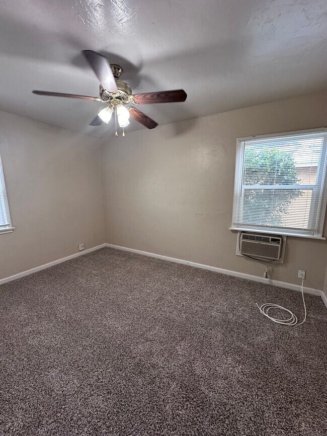 Building Photo - 2114 Brundage Ln