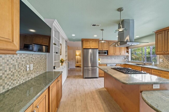 Building Photo - 4866 Park Dr