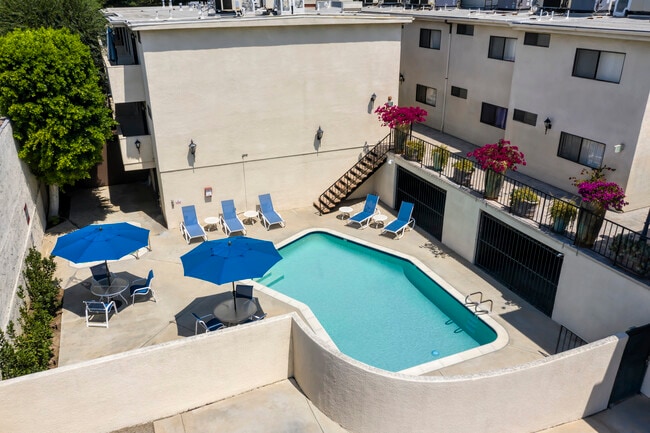 Building Photo - White Oak Apts.