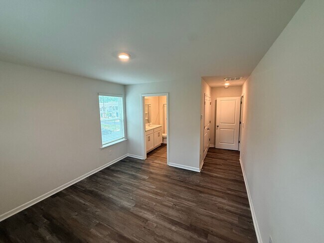 Building Photo - 5167 Hyrule Dr