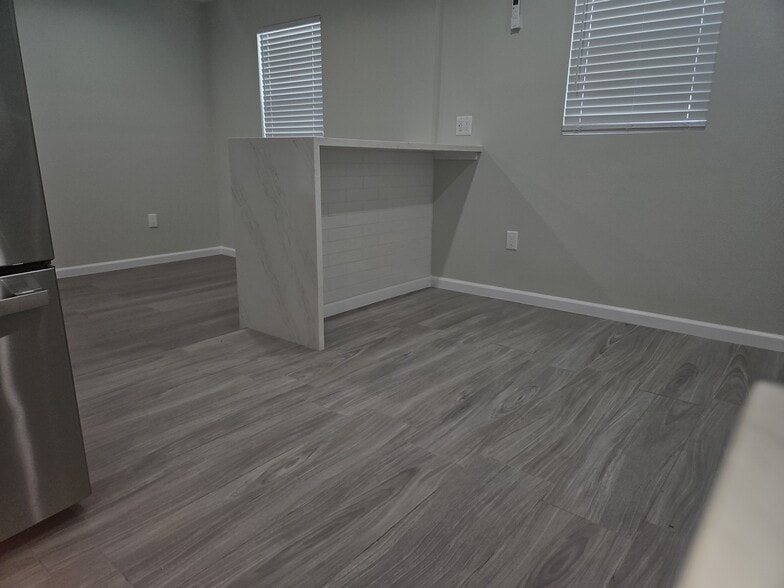 Building Photo - 11645 Pope Ave