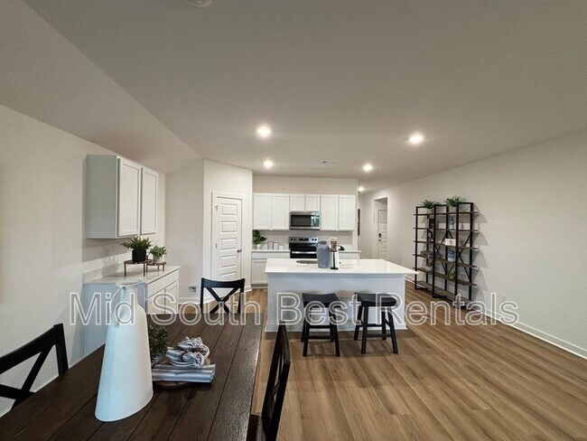 Building Photo - 260 Alyece Ln