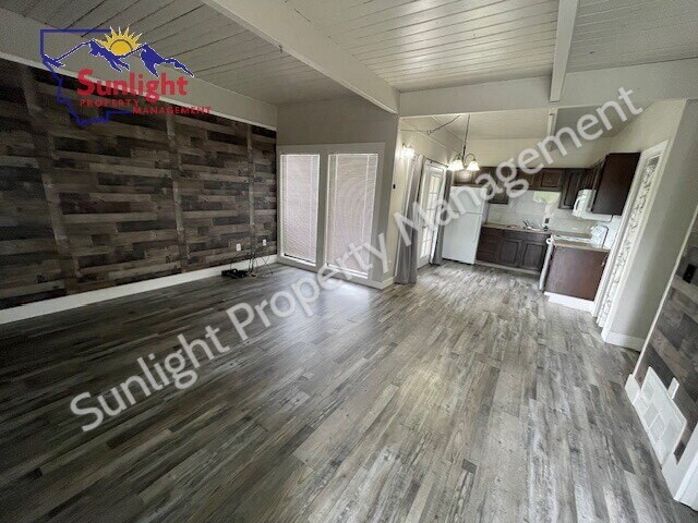 Building Photo - "Charming 2-Bed Oasis in Prime Billings Lo...