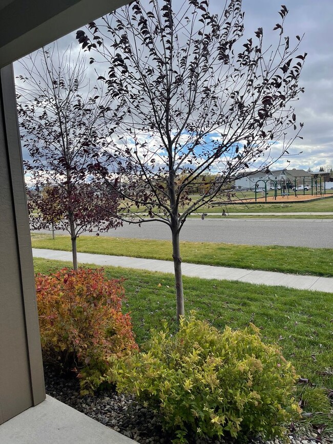 Building Photo - 1078 Oak Park Dr