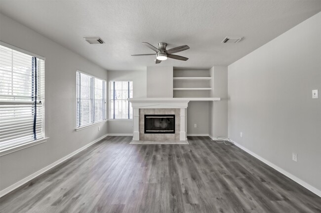 Building Photo - 51 E Greywing Cir