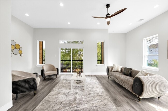 Building Photo - 710 Link Rd