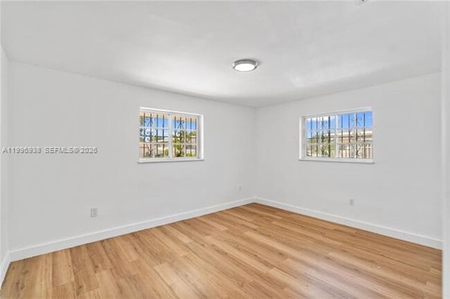 Building Photo - 361 E 39th St