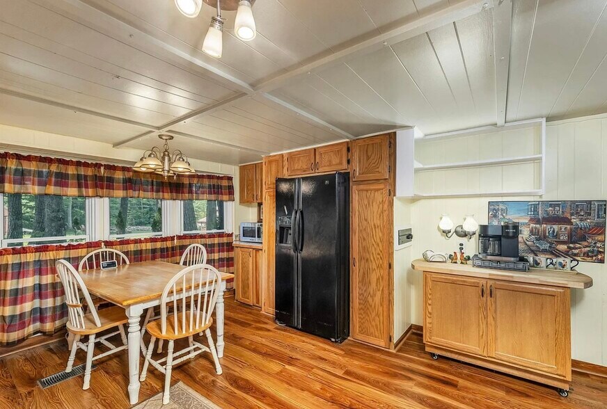 Building Photo - 5 Canoe Ln