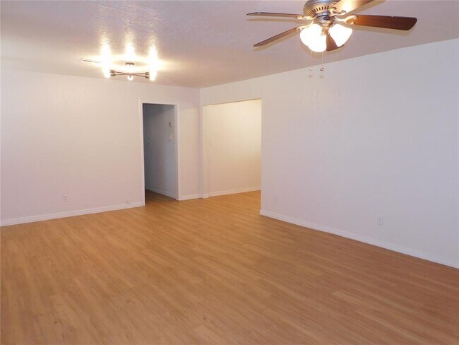 Building Photo - 728 SW 1st St